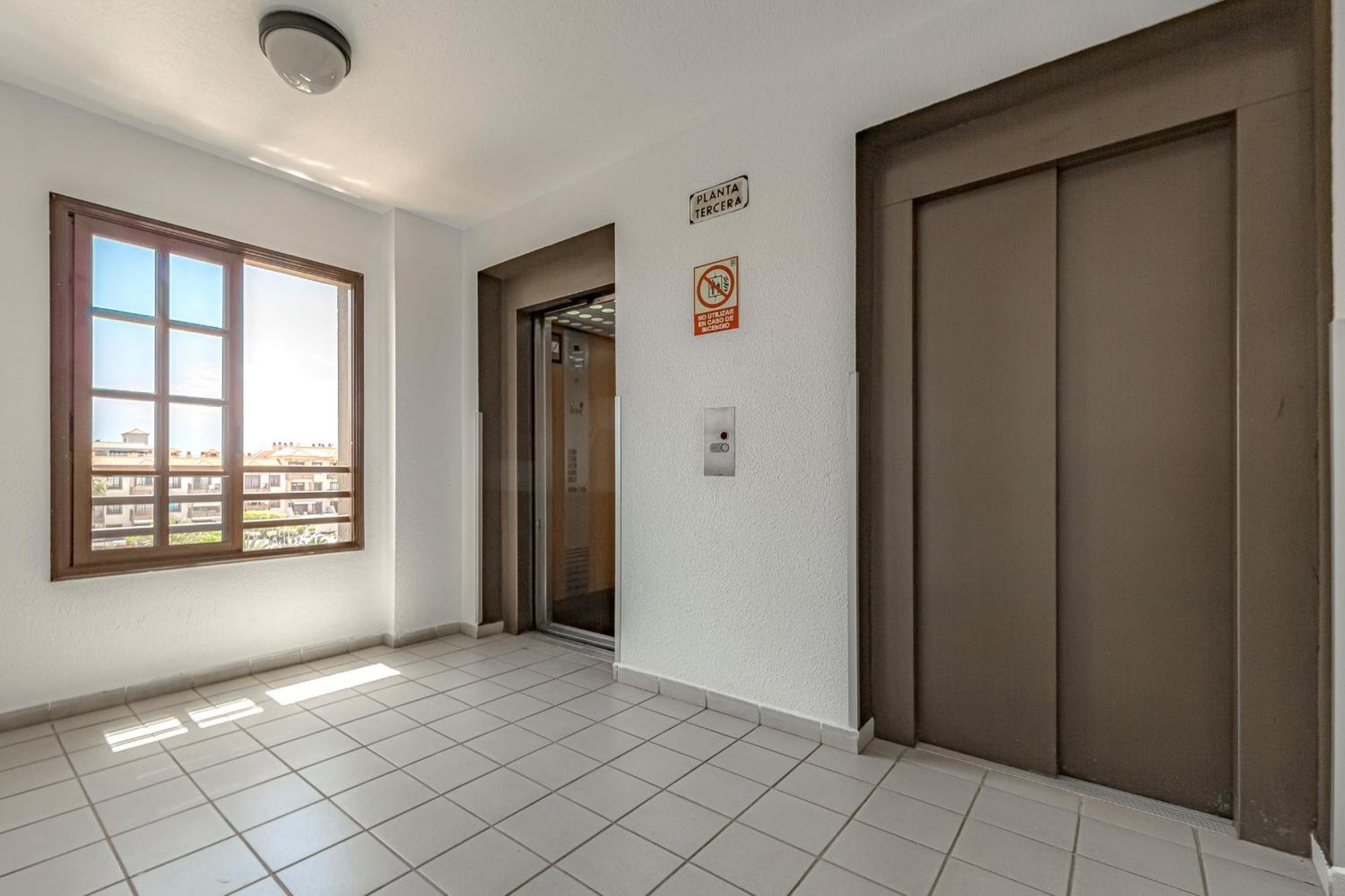 Atlantis 3 One Bedroom, Sea Front, In Complex With Pool Costa del Silencio Exterior foto